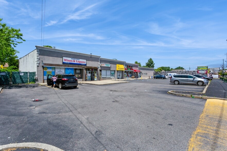 757-761 Foxhurst Rd, Baldwin, NY à louer - Photo de l’immeuble – Image 3 sur 14