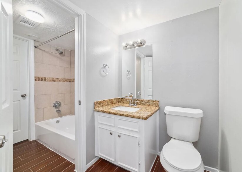 353 Audrey Ln, Houston, TX à vendre - Photo de l’immeuble – Image 2 sur 22