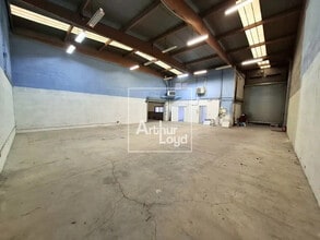 Local d’activités dans Émerainville à louer Photo intérieure– Image 2 sur 12