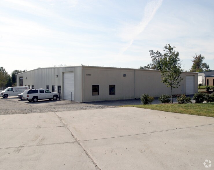 10913 Office Park Dr, Charlotte, NC à louer - Photo de l’immeuble – Image 1 sur 11