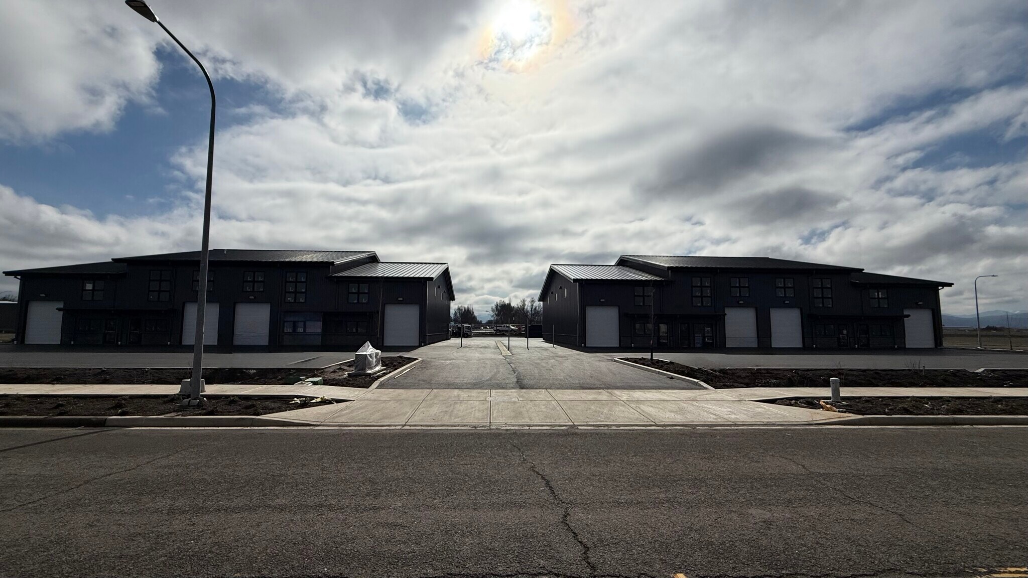 2016 Commerce, Medford, OR à louer Photo de l’immeuble– Image 1 sur 12
