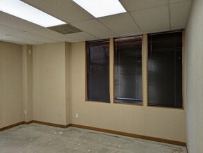 4010-4016 S Lynn Ct, Independence, MO à louer Photo intérieure– Image 1 sur 5