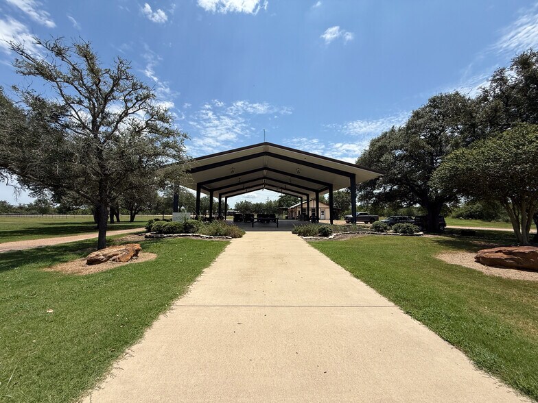 7311 Highway 36 S, Sealy, TX à vendre - Photo de l’immeuble – Image 3 sur 14