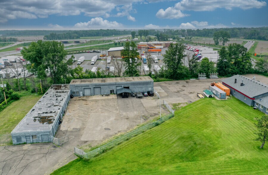 9651 152nd Ave NE, Forest Lake, MN à vendre - Photo de l’immeuble – Image 2 sur 26
