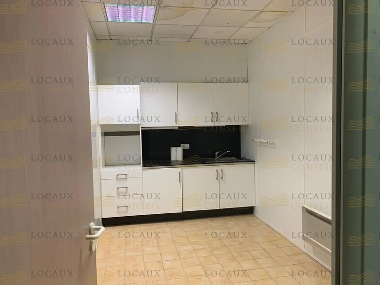 Local d’activités dans Argenteuil à louer - Photo intérieure – Image 2 sur 6