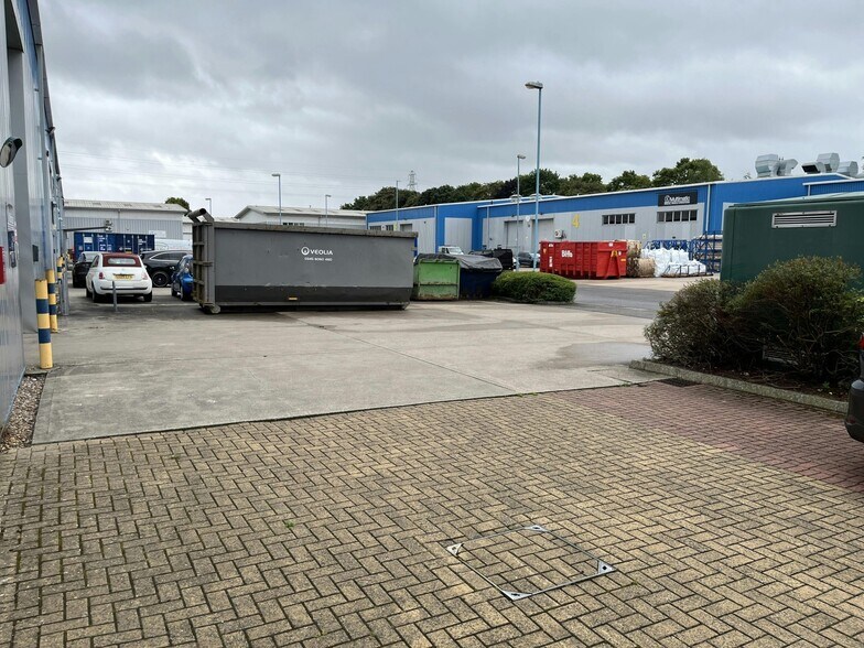 Spitfire Clos, Coventry à louer - Photo de l’immeuble – Image 3 sur 9