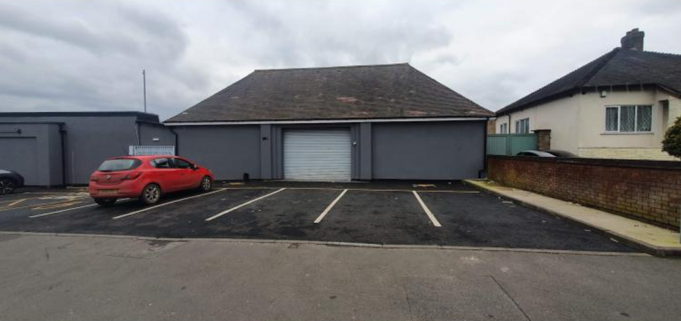 65 Primrose Ln, Wolverhampton à louer - Photo de l’immeuble – Image 1 sur 1