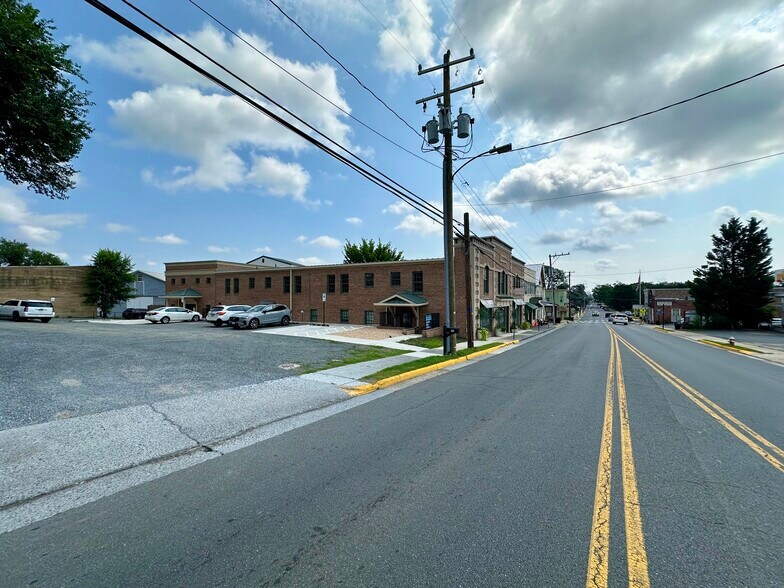 151 W Main St, Purcellville, VA à louer - Photo de l’immeuble – Image 3 sur 3
