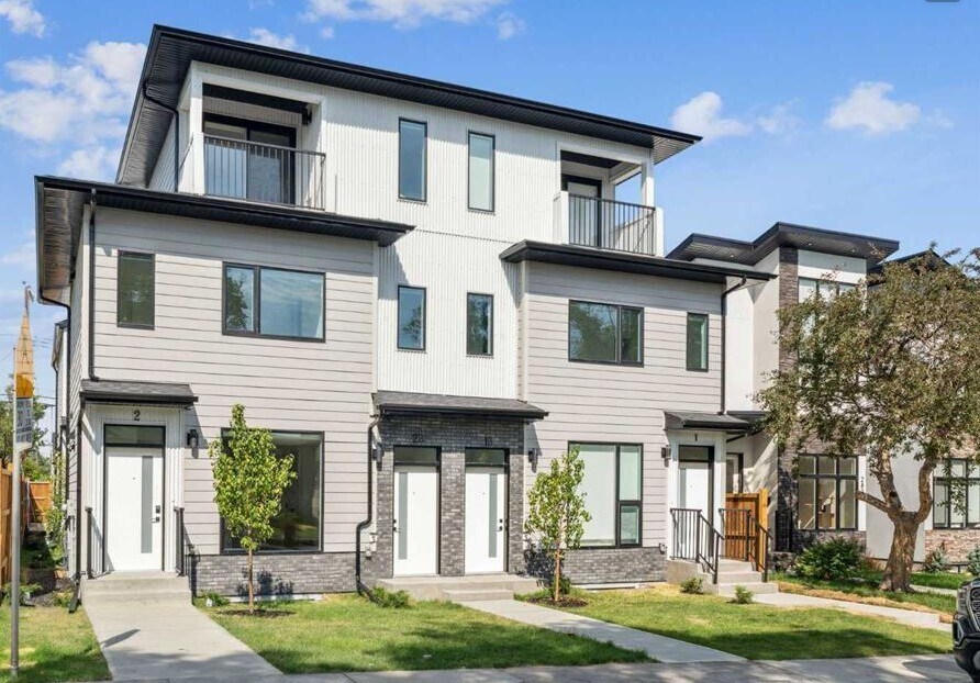 2831 36 St SW, Calgary, AB à vendre Photo principale– Image 1 sur 2