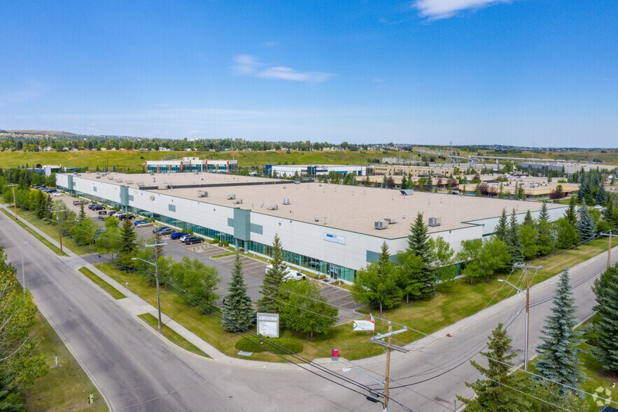 928-1058 72nd Ave NE, Calgary, AB à louer - Aérien – Image 2 sur 3