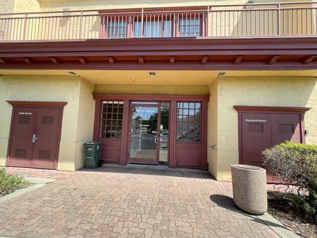 600 E Main St, Vacaville, CA à louer - Photo de l’immeuble – Image 3 sur 13