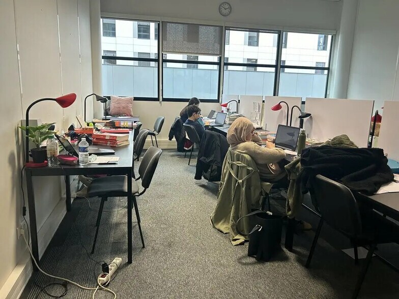 Bureau dans Lyon à louer - Photo de l’immeuble – Image 3 sur 14
