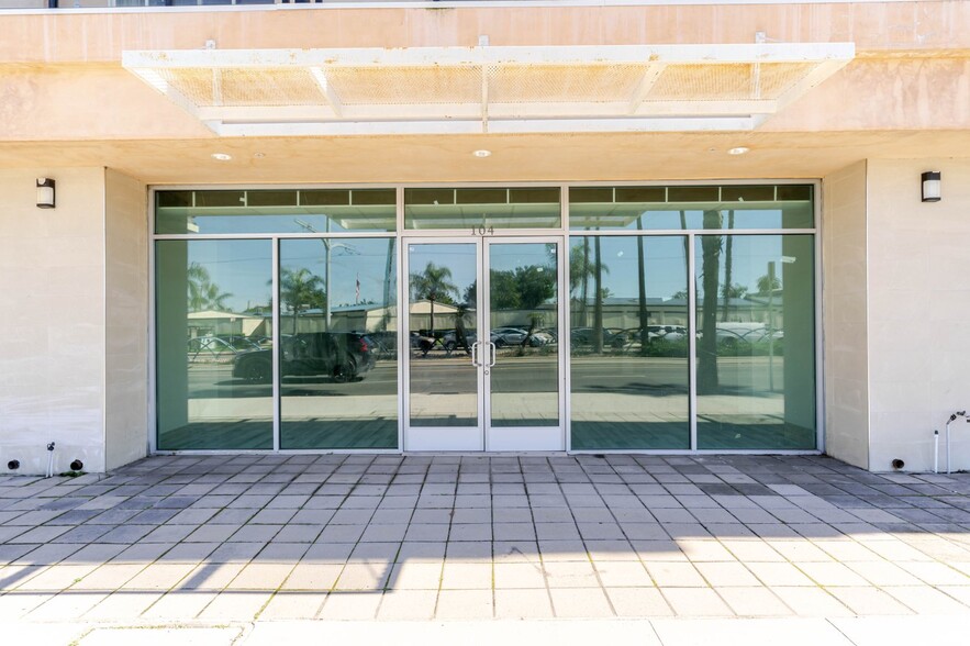 1598 Long Beach Blvd, Long Beach, CA à vendre - Photo principale – Image 1 sur 78