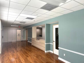 701-707 NW 57th Ave, Miami, FL à louer Photo de l’immeuble– Image 1 sur 10