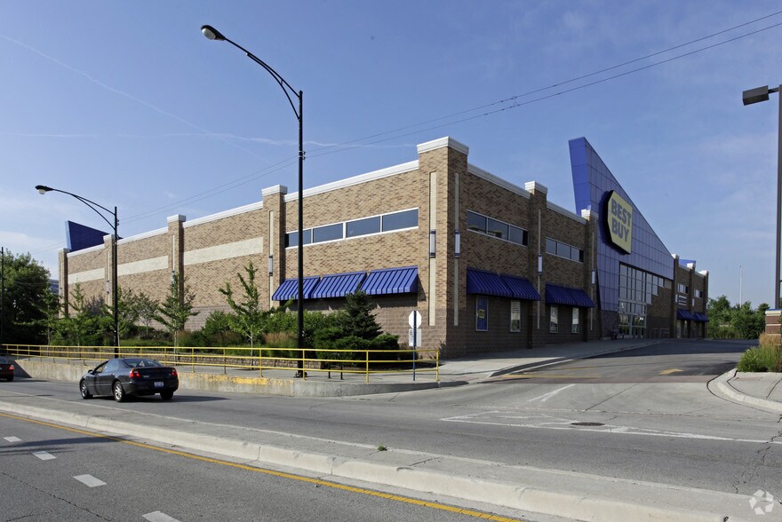 2100 N Elston Ave, Chicago, IL à vendre - Photo principale – Image 1 sur 3