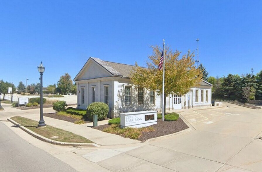 27 N Main St, Crystal Lake, IL à louer - Photo de l’immeuble – Image 2 sur 9