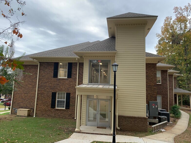 2807 Remington Green Cir, Tallahassee, FL à louer - Photo de l’immeuble – Image 3 sur 14