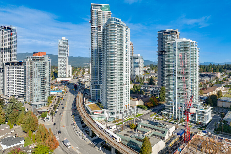515 Cottonwood Av, Coquitlam, BC à louer - Photo de l’immeuble – Image 3 sur 33