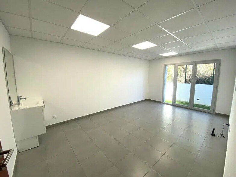 Bureau dans Villeneuve-Loubet à louer - Photo intérieure – Image 1 sur 6