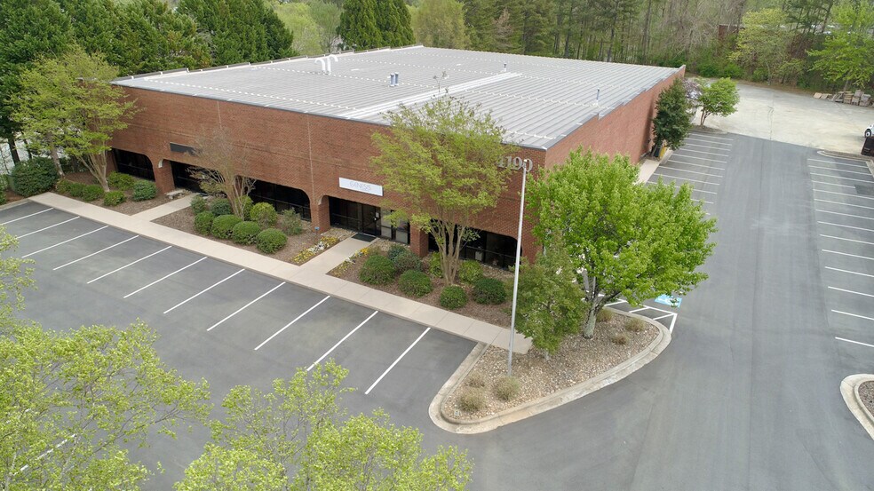 4190 Piedmont Pky, Greensboro, NC à louer - Photo de l’immeuble – Image 1 sur 10