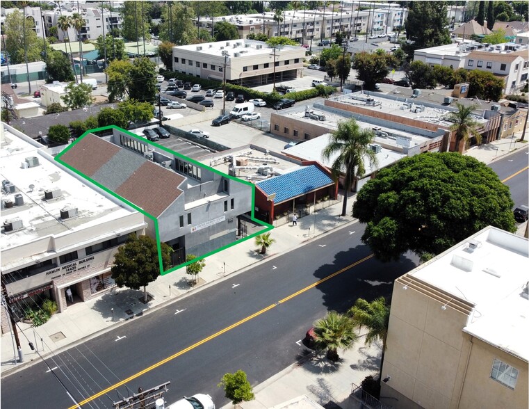 14431 Hamlin St, Van Nuys, CA à louer - Photo de l’immeuble – Image 1 sur 9