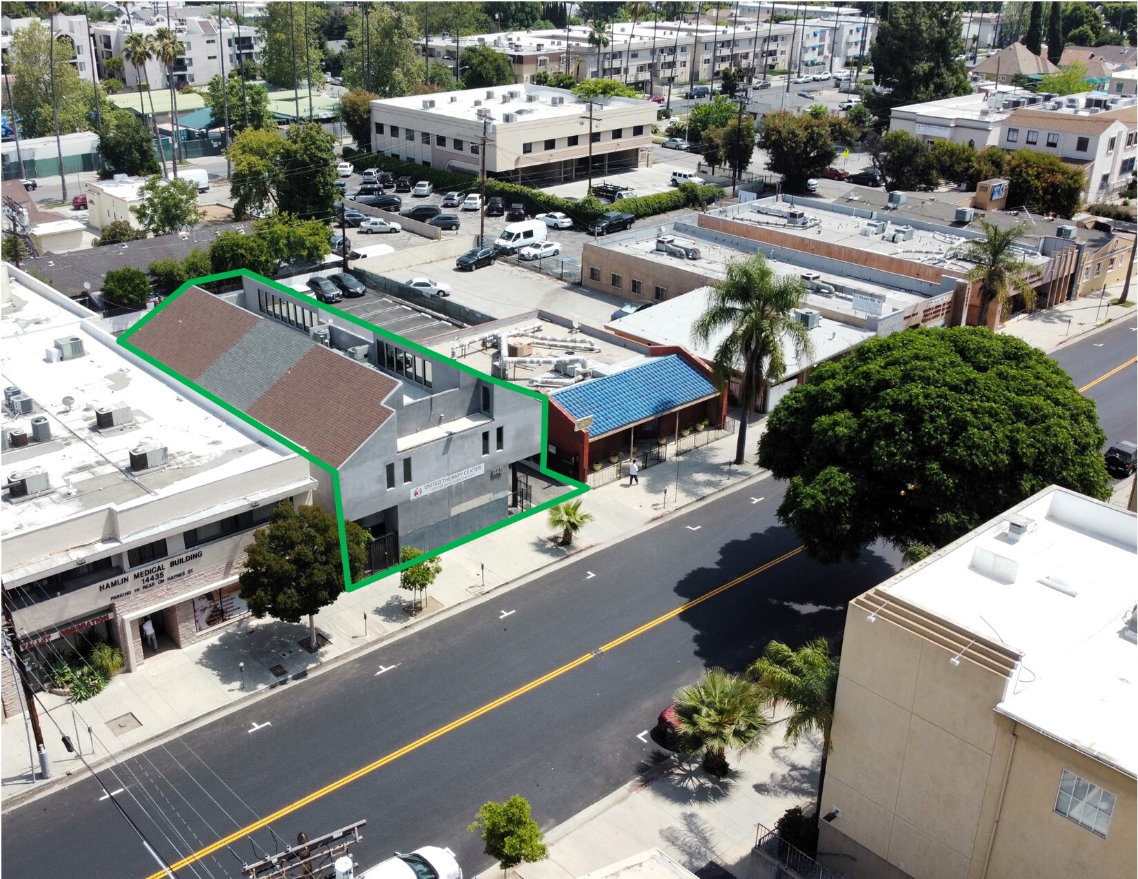 14431 Hamlin St, Van Nuys, CA à louer Photo de l’immeuble– Image 1 sur 10