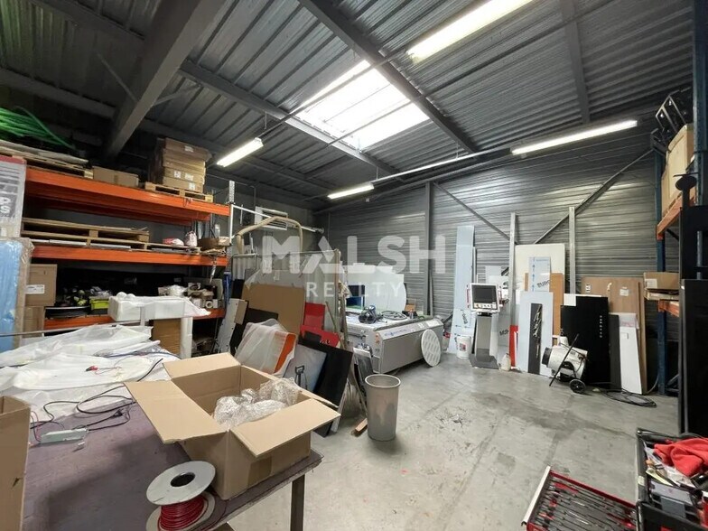 Bureau dans Brignais à louer - Photo de l’immeuble – Image 3 sur 7