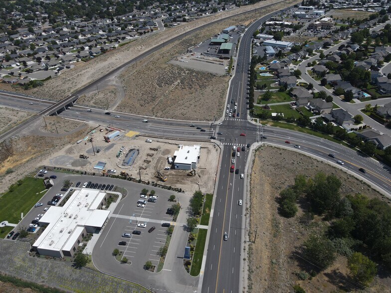 8840 Clearwater ave, Kennewick, WA à louer - Photo de l’immeuble – Image 3 sur 6