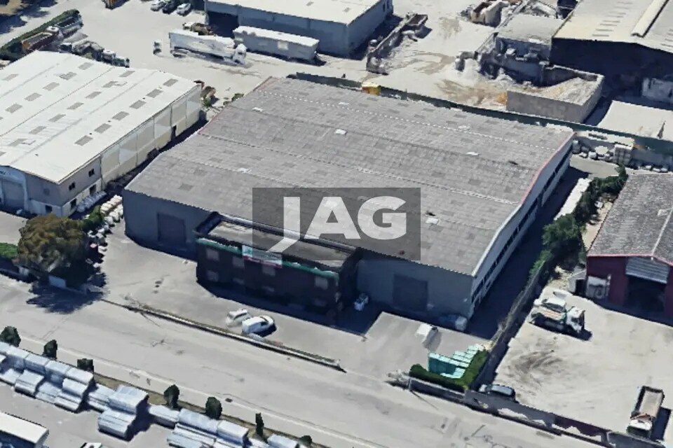 Bureau dans Vaulx-en-Velin à louer Photo de l’immeuble– Image 1 sur 8