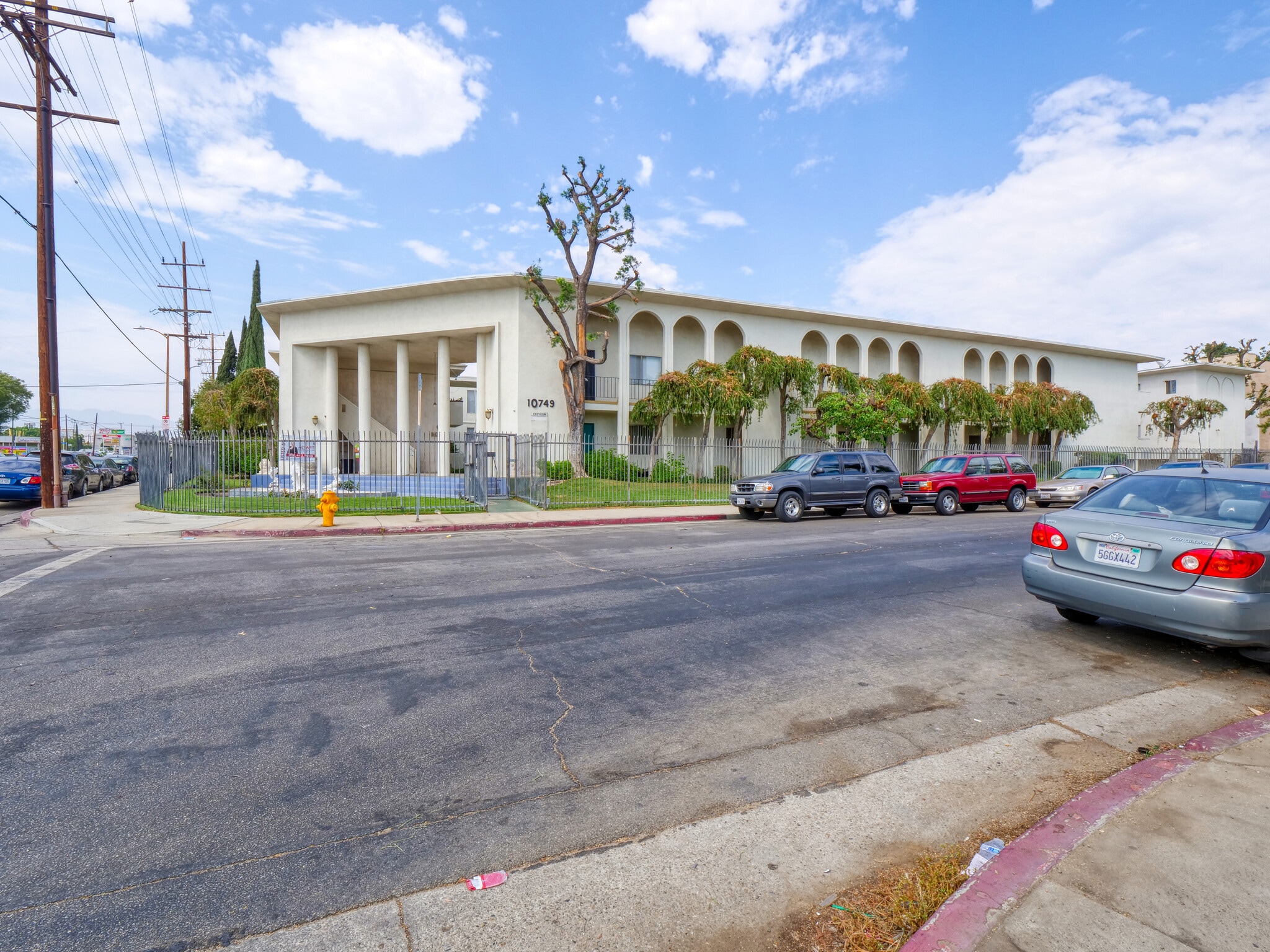 10749 New Haven St, Sun Valley, CA à vendre Photo principale– Image 1 sur 12