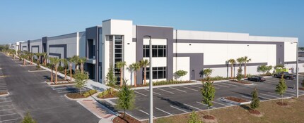7600 Narcoossee Rd, Orlando, FL à louer Photo intérieure– Image 1 sur 2