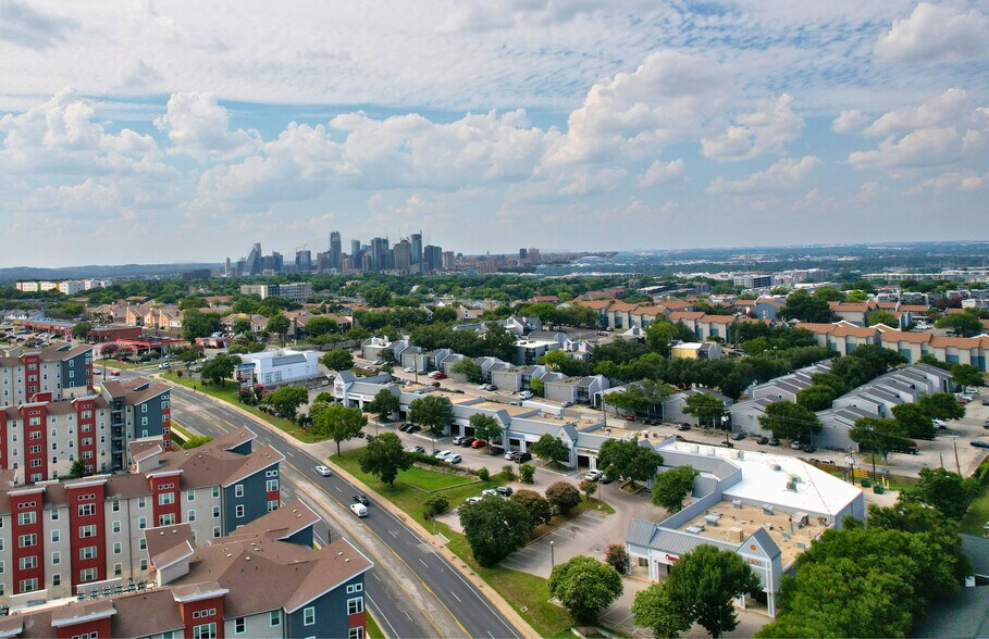 2400 E Oltorf St, Austin, TX à vendre - Photo de l’immeuble – Image 2 sur 17
