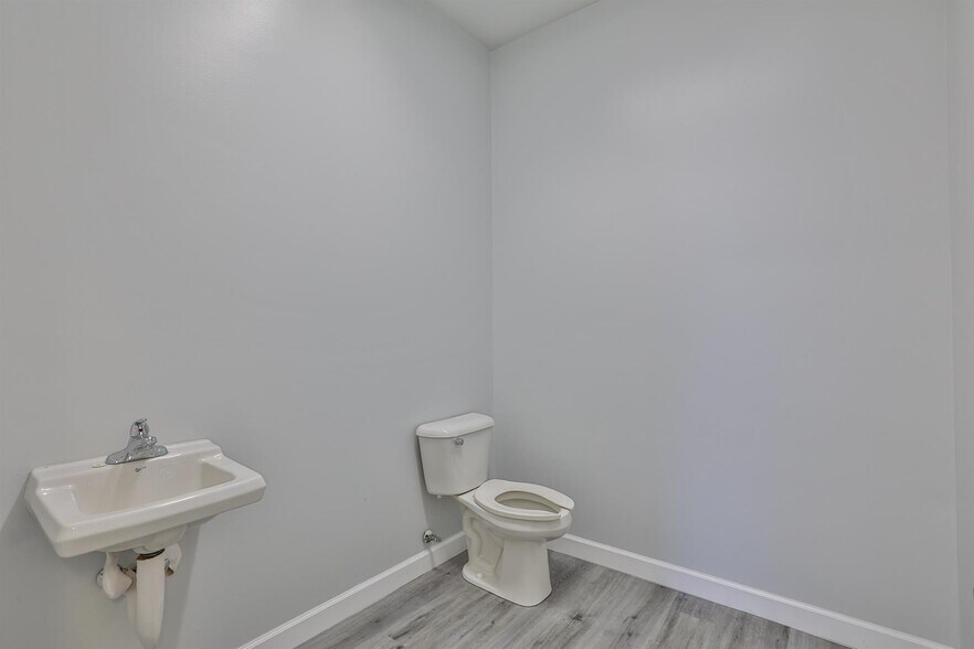 1246 Old State Route 74, Batavia, OH à louer - Photo de l’immeuble – Image 3 sur 19