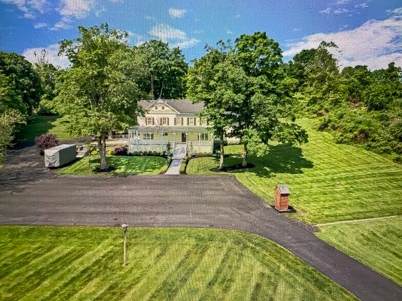 97 Grayrock Rd, Clinton Township, NJ à louer - Photo de l’immeuble – Image 3 sur 50