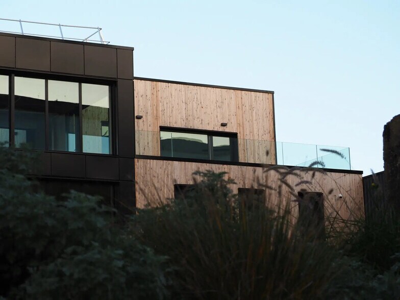 Bureau dans Lorient à louer - Photo de l’immeuble – Image 3 sur 5