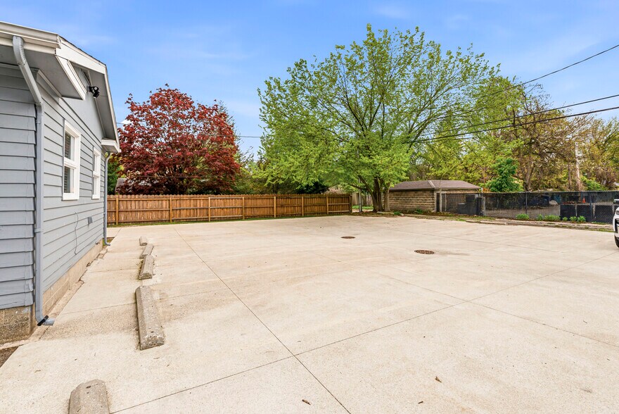 527 W Colfax Ave, South Bend, IN à vendre - Photo de l’immeuble – Image 2 sur 5