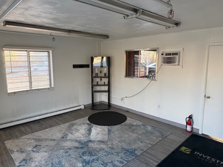 2021 N Redwood Rd, Salt Lake City, UT à louer - Photo de l’immeuble – Image 2 sur 21