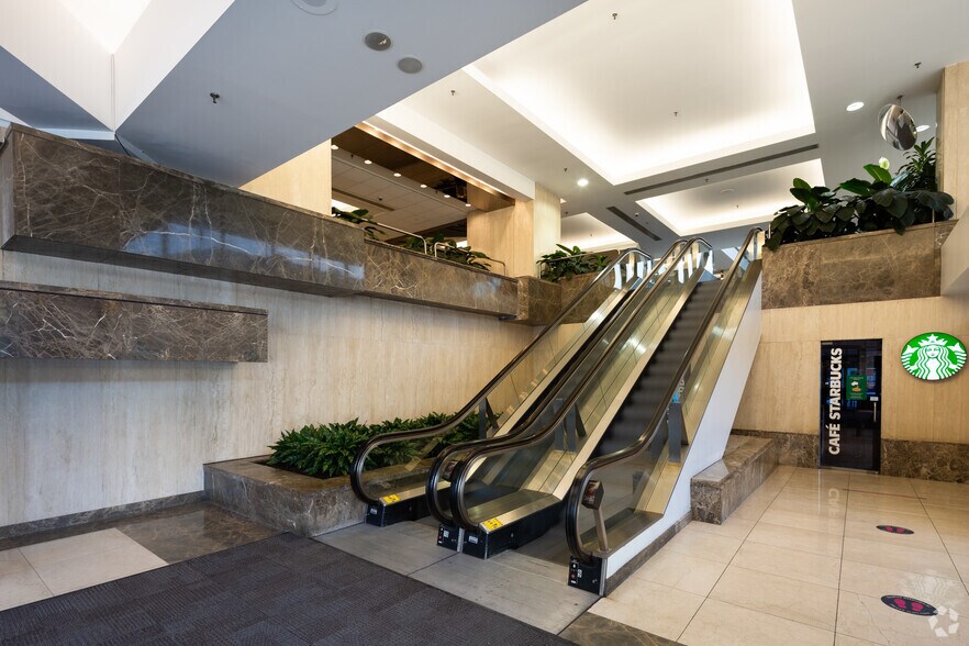 3400 Boul De Maisonneuve O, Montréal, QC à louer - Hall d’entrée – Image 2 sur 14