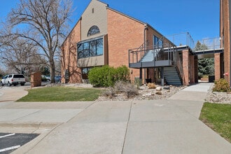 724 Whalers Way, Fort Collins, CO à louer Photo de l’immeuble– Image 2 sur 11