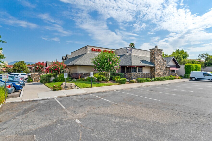 1905 S Commerce Center Dr E, San Bernardino, CA à louer - Photo de l’immeuble – Image 2 sur 23