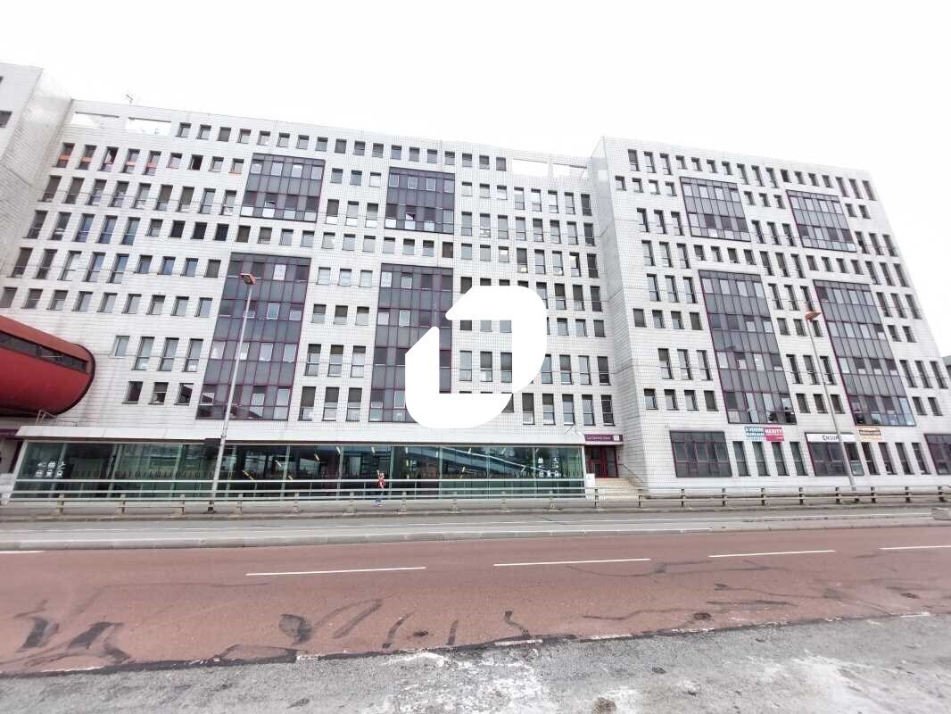 Bureau dans Montigny Le Bretonneux à louer Photo de l’immeuble– Image 1 sur 13