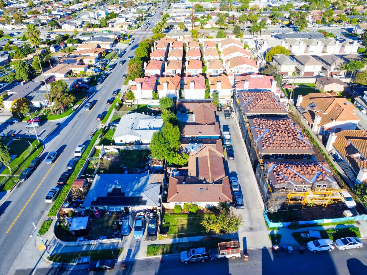 14309 Beckner St, La Puente, CA 91744 - Lot 4 - - Photo intérieure - Image 2 of 14