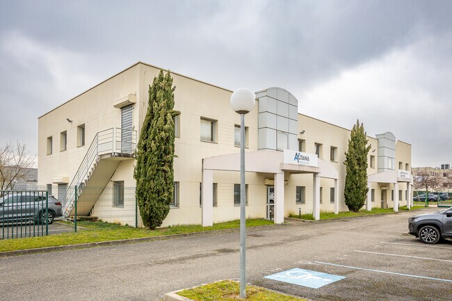 Plus de détails pour 30 Rue Champ Dolin, Saint-Priest - Local d’activités à vendre