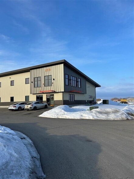 77-D Nugget Ln, Belgrade, MT à louer - Photo de l’immeuble – Image 2 sur 13
