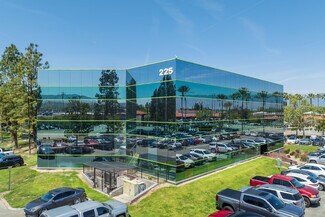 Plus de détails pour 225 W Hospitality Ln, San Bernardino, CA - Bureau à louer
