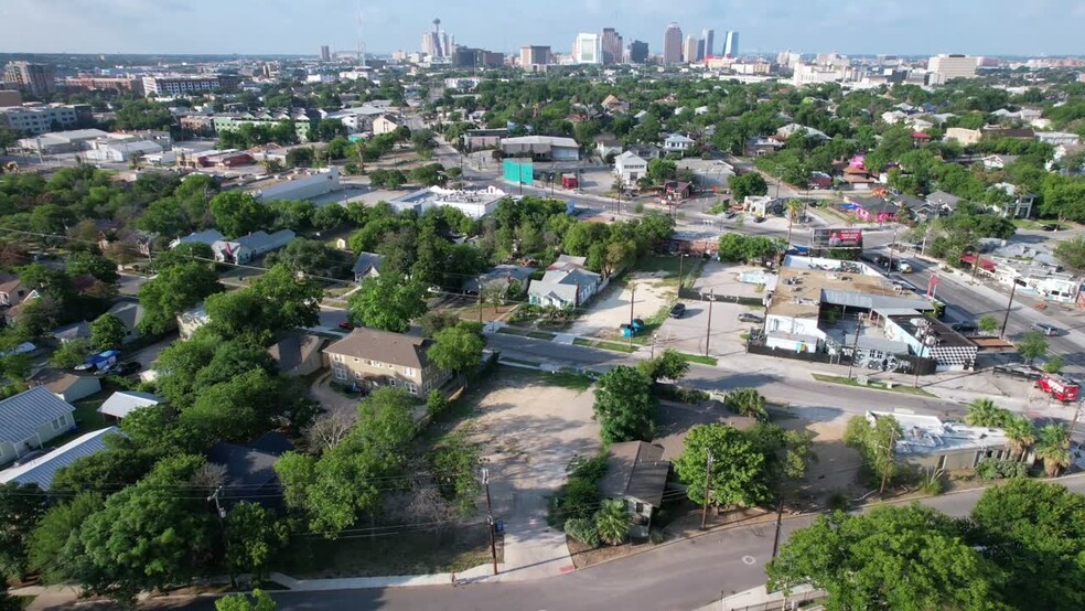 613 E Ashby Pl, San Antonio, TX à louer - Vidéo sur l’annonce professionnelle – Image 2 sur 47