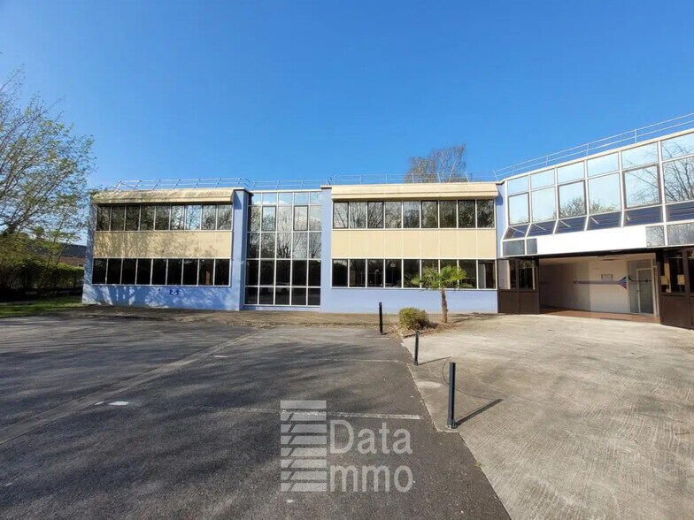 Bureau dans Saint-Thibault-des-Vignes à louer - Photo de l’immeuble – Image 2 sur 13
