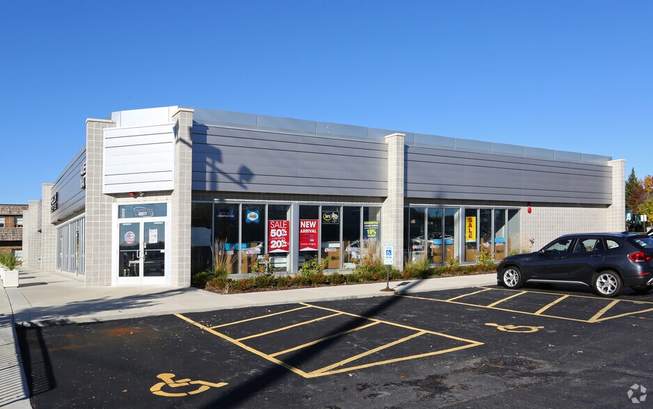 360-380 Lake Cook Rd, Deerfield, IL à louer - Photo de l’immeuble – Image 3 sur 4