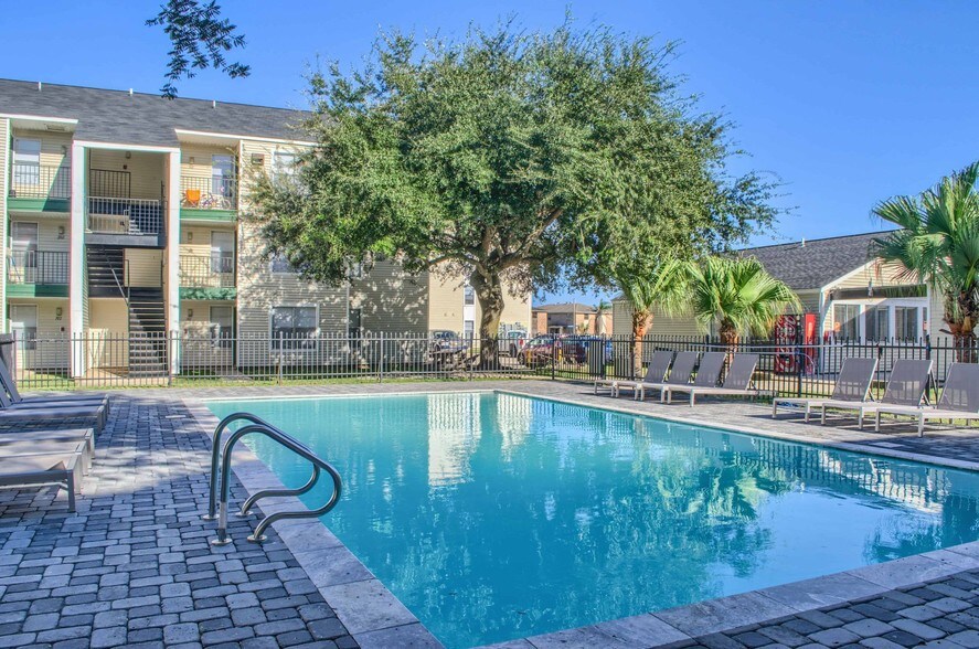 6881 Parc Brittany Blvd, New Orleans, LA à vendre - Photo de l’immeuble – Image 3 sur 4