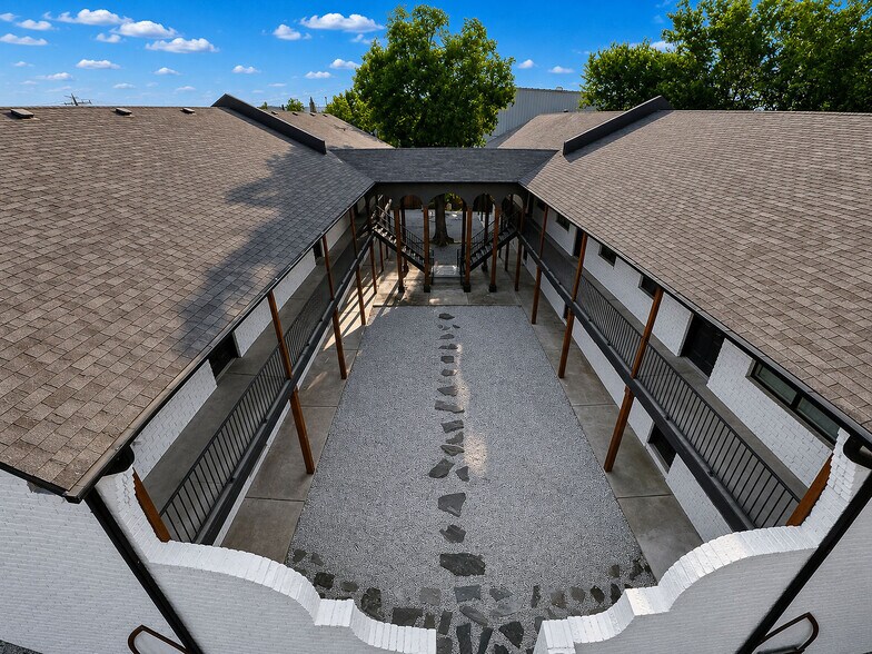 1150 S Quaker Ave, Tulsa, OK à vendre - Photo de l’immeuble – Image 2 sur 24